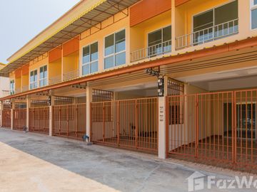 2 Bedroom Townhouse for sale in Nai Wiang, Phrae