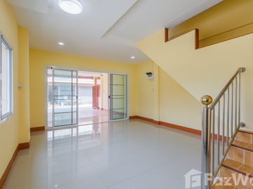 2 Bedroom Townhouse for sale in Nai Wiang, Phrae