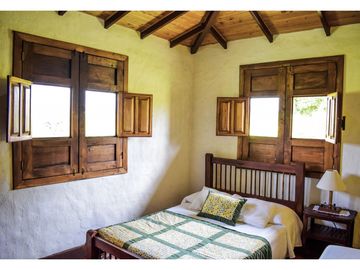 VENTA DE CASA CAMPESTRE EN MONTENEGRO, QUINDO, COLOMBIA