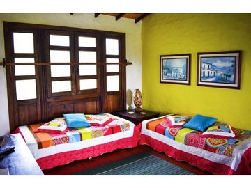 VENTA DE CASA CAMPESTRE EN MONTENEGRO, QUINDO, COLOMBIA