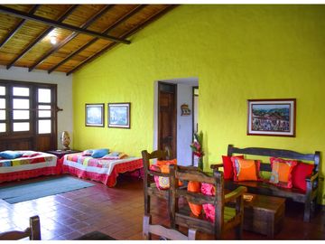 VENTA DE CASA CAMPESTRE EN MONTENEGRO, QUINDO, COLOMBIA