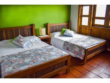 VENTA DE CASA CAMPESTRE EN MONTENEGRO, QUINDO, COLOMBIA