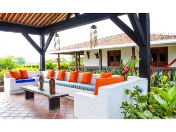 VENTA DE CASA CAMPESTRE EN MONTENEGRO, QUINDO, COLOMBIA