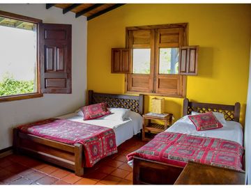 VENTA DE CASA CAMPESTRE EN MONTENEGRO, QUINDO, COLOMBIA