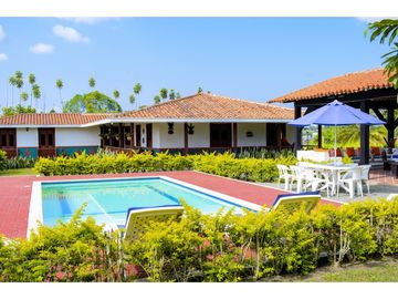 VENTA DE CASA CAMPESTRE EN MONTENEGRO, QUINDO, COLOMBIA