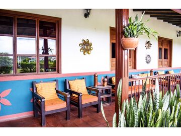 VENTA DE CASA CAMPESTRE EN MONTENEGRO, QUINDO, COLOMBIA
