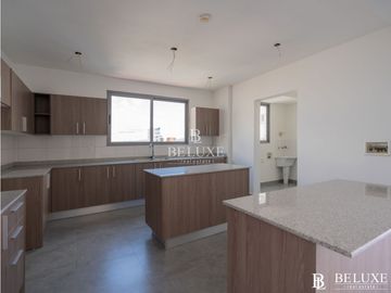 VENDO APARTAMENTO CON VISTA AL MAR EN SAN FRANCISCO, PH ASTRE (P)