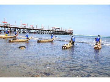 Huanchaco Trujillo vendo casa de 2 pisos con local en primer piso