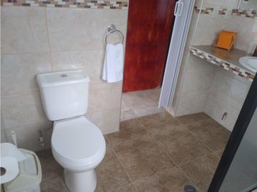 Huanchaco Trujillo vendo casa de 2 pisos con local en primer piso