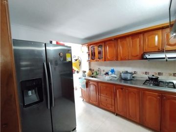 Vendo hermosa casa en conjunto cerrado dos niveles en Makro