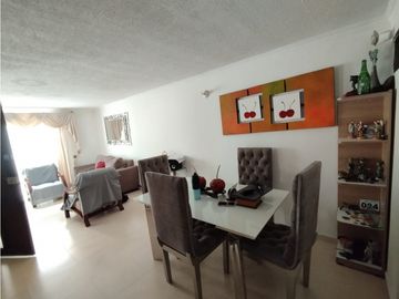 Vendo hermosa casa en conjunto cerrado dos niveles en Makro