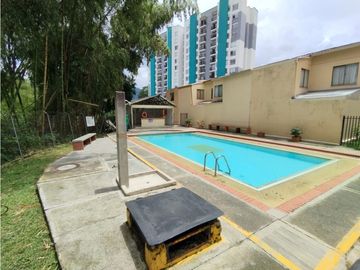 Vendo hermosa casa en conjunto cerrado dos niveles en Makro
