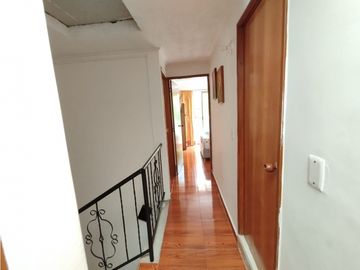 Vendo hermosa casa en conjunto cerrado dos niveles en Makro