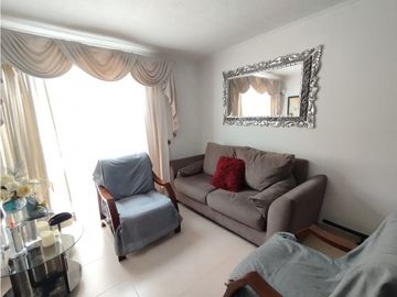 Vendo hermosa casa en conjunto cerrado dos niveles en Makro