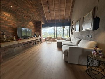 CASA EN VENTA EN ALTO DE LAS PALMAS ENVIGADO