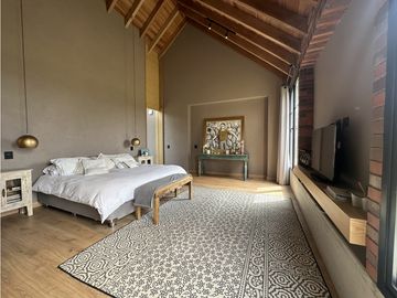 CASA EN VENTA EN ALTO DE LAS PALMAS ENVIGADO