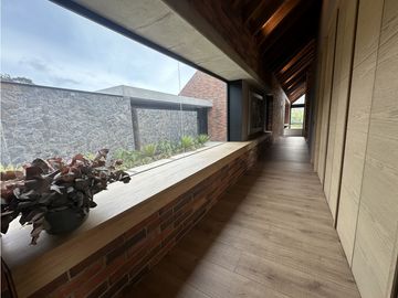 CASA EN VENTA EN ALTO DE LAS PALMAS ENVIGADO