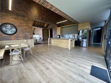 CASA EN VENTA EN ALTO DE LAS PALMAS ENVIGADO