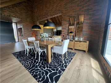 CASA EN VENTA EN ALTO DE LAS PALMAS ENVIGADO