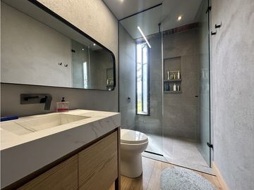 CASA EN VENTA EN ALTO DE LAS PALMAS ENVIGADO