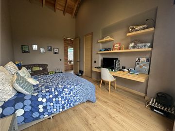 CASA EN VENTA EN ALTO DE LAS PALMAS ENVIGADO