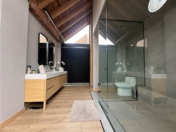 CASA EN VENTA EN ALTO DE LAS PALMAS ENVIGADO