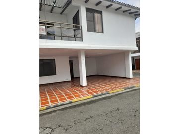 VENTA CASA ESQUINERA CONJUNTO  MELENDEZ CALI  W7998087SL