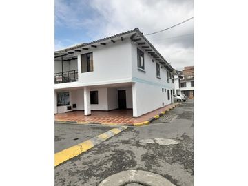 VENTA CASA ESQUINERA CONJUNTO  MELENDEZ CALI  W7998087SL