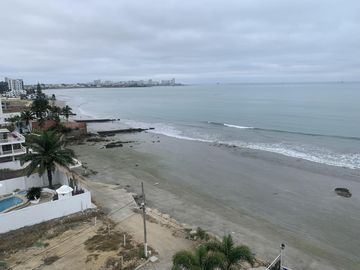 Venta departamento de 2 dorm , 116M2 frente al mar, Salinas $100.000