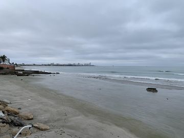 Venta departamento de 2 dorm , 116M2 frente al mar, Salinas $100.000