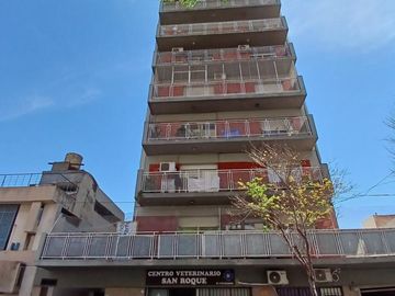 C/COCHERA CUBTA. HERMOSO 2 AMB.LAT. VISTA ABTA. TODO SOL HECHO TOT. A NVO. EN LO MEJOR DE URQUIZA