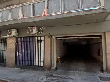C/COCHERA CUBTA. HERMOSO 2 AMB.LAT. VISTA ABTA. TODO SOL HECHO TOT. A NVO. EN LO MEJOR DE URQUIZA