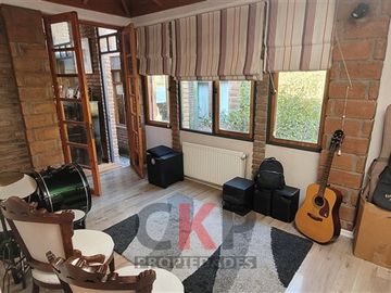 Casa en Venta en CASA EN COMUNIDAD CASTILLO VELASCO/FULL EQUIPADA/LAS CONDES