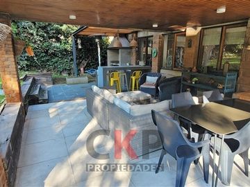 Casa en Venta en CASA EN COMUNIDAD CASTILLO VELASCO/FULL EQUIPADA/LAS CONDES