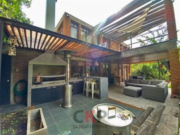 Casa en Venta en CASA EN COMUNIDAD CASTILLO VELASCO/FULL EQUIPADA/LAS CONDES