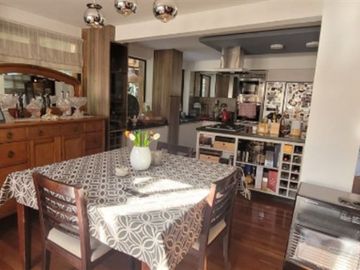 Casa en Venta en CASA EN COMUNIDAD CASTILLO VELASCO/FULL EQUIPADA/LAS CONDES