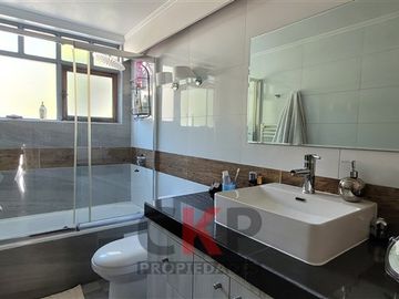 Casa en Venta en CASA EN COMUNIDAD CASTILLO VELASCO/FULL EQUIPADA/LAS CONDES