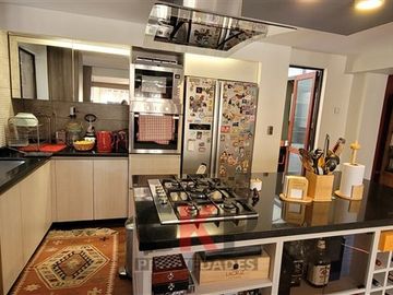 Casa en Venta en CASA EN COMUNIDAD CASTILLO VELASCO/FULL EQUIPADA/LAS CONDES