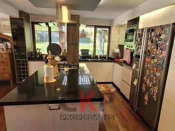 Casa en Venta en CASA EN COMUNIDAD CASTILLO VELASCO/FULL EQUIPADA/LAS CONDES