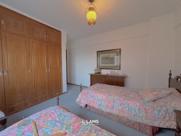 Depto 4 ambientes con cochera doble - Vista al mar - Playa Grande