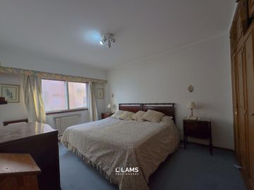 Depto 4 ambientes con cochera doble - Vista al mar - Playa Grande