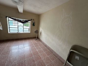 Casa en venta en el centro de Motul, Yucatán, a 2 cuadras de la plaza principal.