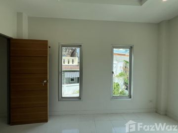 2 Bedroom Townhouse for sale in Chalong, Phuket