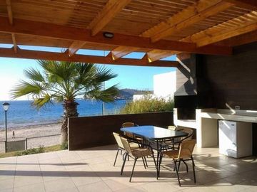 PRECIOSO DEPARTAMENTO, PRIMERA LINEA PLAYA LA HERRADURA