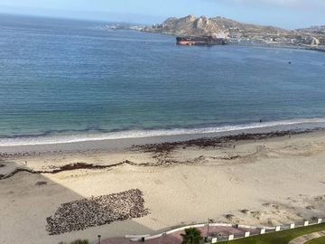 PRECIOSO DEPARTAMENTO, PRIMERA LINEA PLAYA LA HERRADURA