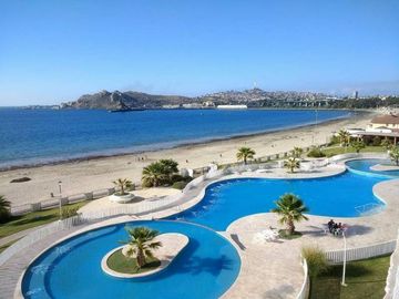 PRECIOSO DEPARTAMENTO, PRIMERA LINEA PLAYA LA HERRADURA