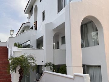 Hermosa vista en Condominios El Faro, excelente ubicación en medio de todo!
