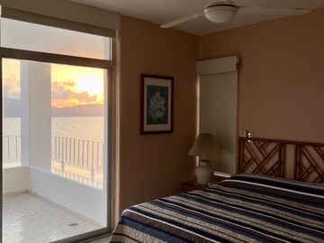 Hermosa vista en Condominios El Faro, excelente ubicación en medio de todo!