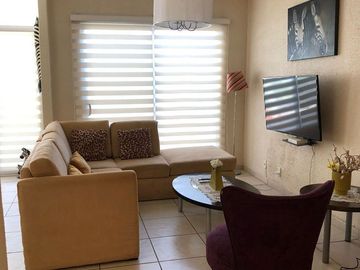 En Parque La Gloria, 3 Recamaras, 2.5 Baños, Alberca, Jardín, Jacuzzi, Seguridad