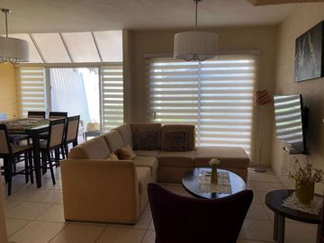 En Parque La Gloria, 3 Recamaras, 2.5 Baños, Alberca, Jardín, Jacuzzi, Seguridad